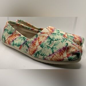 Brand New Never Worn Women’s Toms Size 10.